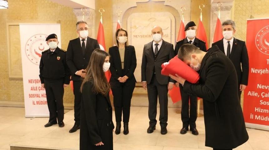 18 Mart&rsquo;ta &Ccedil;anakkale&rsquo;de g&ouml;ndere &ccedil;ekilecek ay yıldızlı bayrak Nevşehir&rsquo;e ulaştı