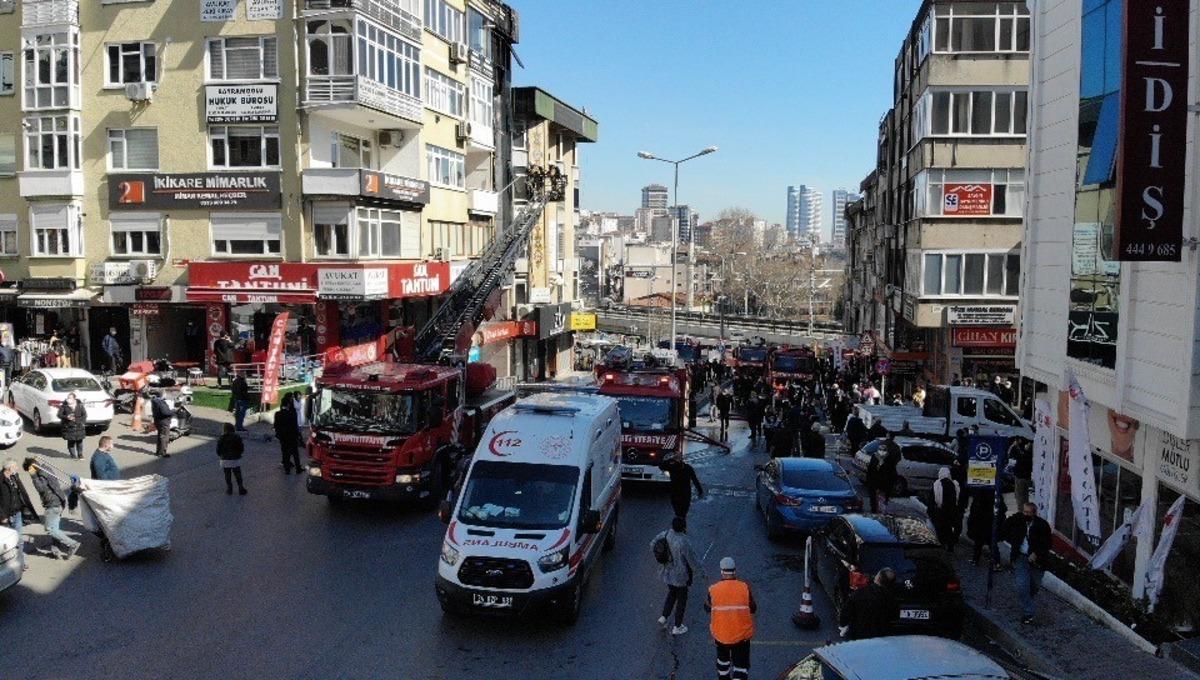Kartal&rsquo;da dershanede &ccedil;ıkan yangın havadan g&ouml;r&uuml;nt&uuml;lendi