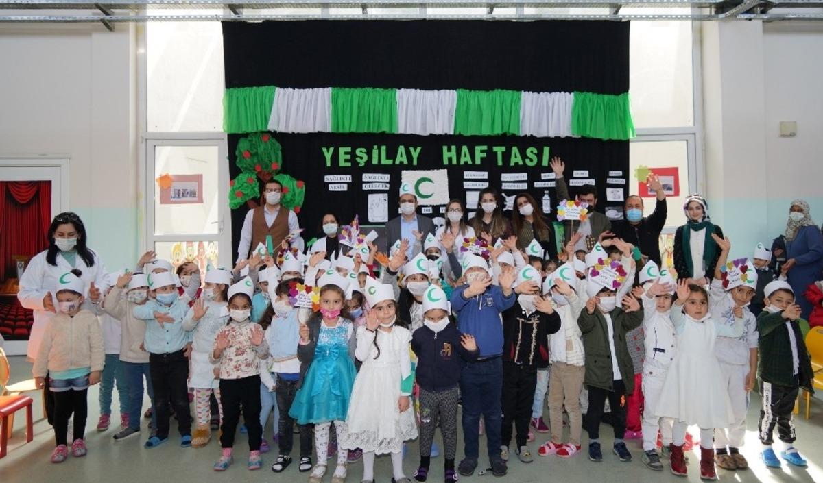 Diyarbakır&rsquo;da duyarlı minikler Yeşilay Haftasını kutladı