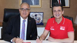 Giovanni Guidetti 4 yıl daha Filenin Sultanları ile olacak