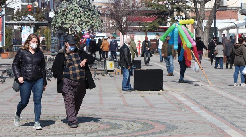 Riskli iller koronavirüs önlemlerini peş peşe duyurdu