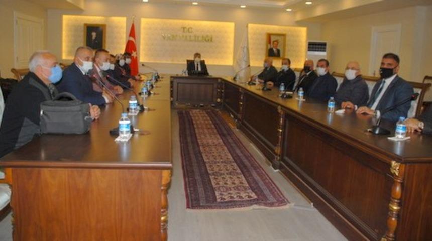 MHP&rsquo;den Vali Bilmez&rsquo;e nezaket ziyareti