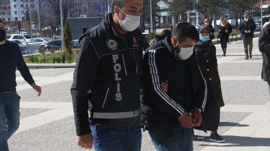 TEM&rsquo;de uyuşturucu operasyonu: 1 g&ouml;zaltı