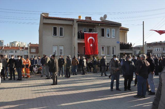 Kahramana haklarını gözyaşları içinde helal ettiler