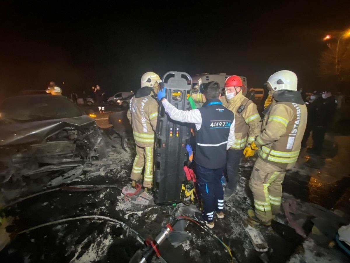 Sarıyer&rsquo;de feci kaza: 2 yaralı