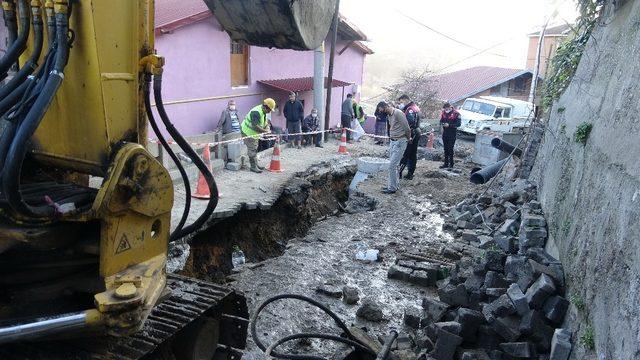 Altyapı çalışmalarında göçükte kalan işçi hastanede kurtarılamadı 1