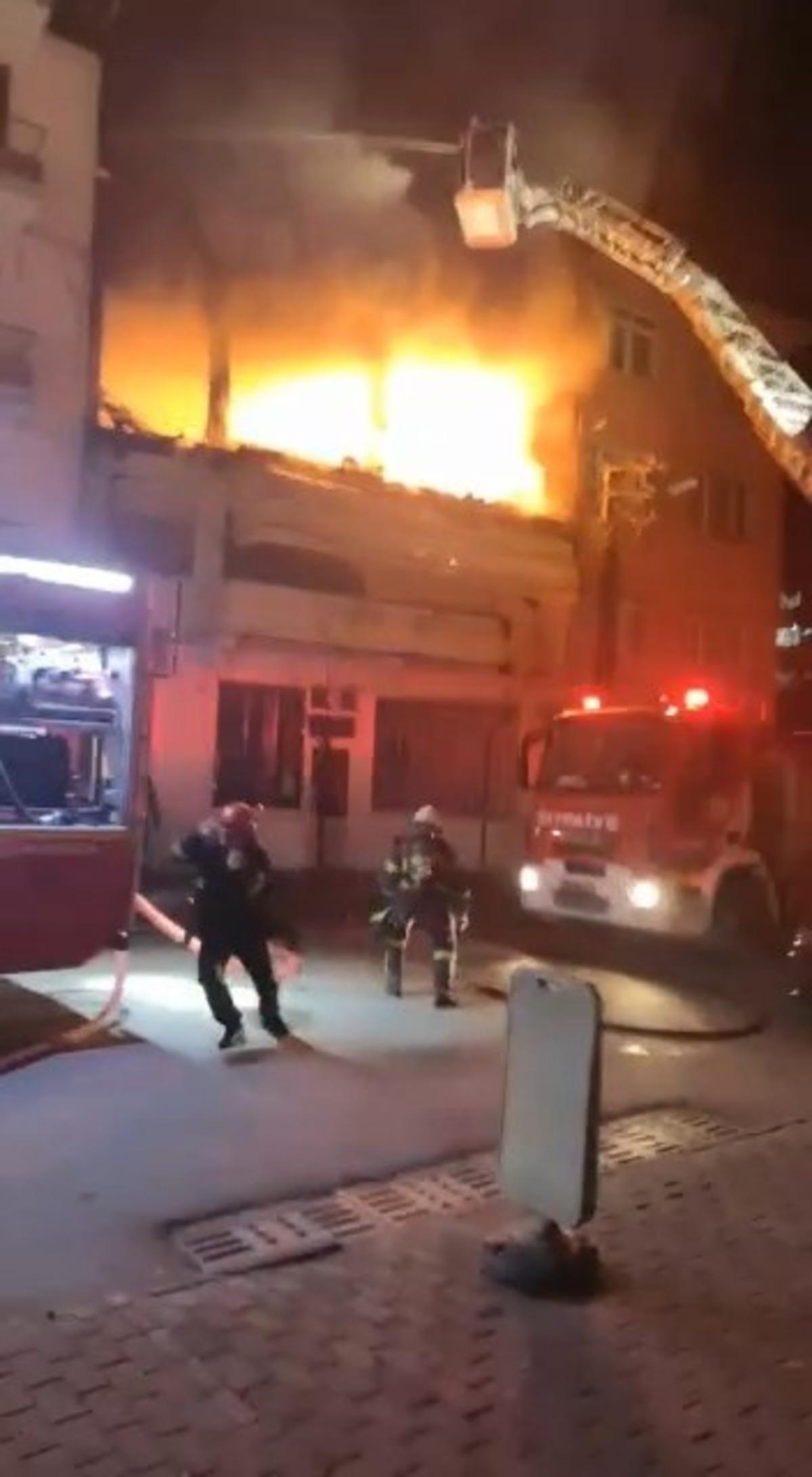 Piknik t&uuml;p&uuml; patladı, depo alev alev yandı