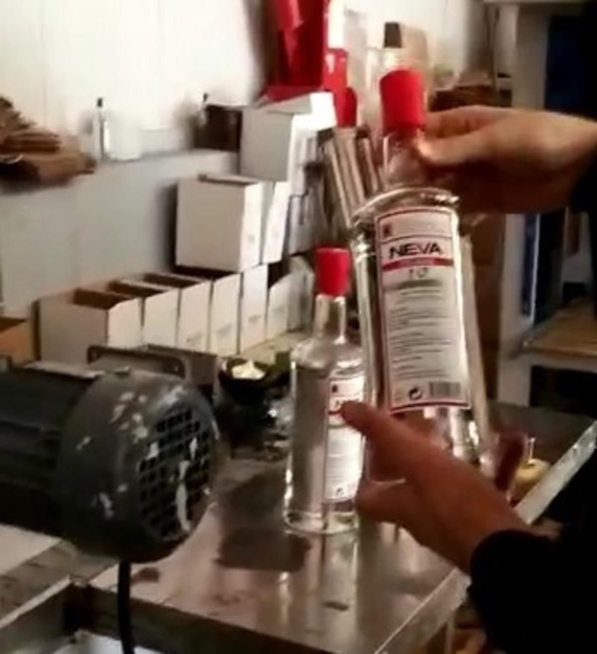 Kocaeli&rsquo;de tonlarca ka&ccedil;ak etil alkol ele ge&ccedil;irildi