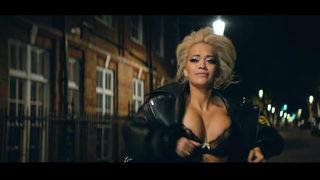 Karantina kurallarını ihlal eden Rita Ora jüriden kovuldu