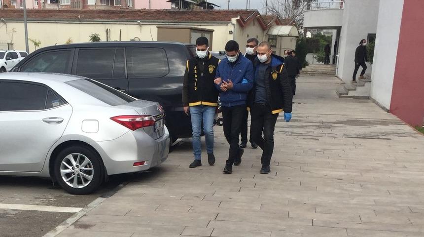 Aranan iki h&uuml;k&uuml;ml&uuml; yakalandı