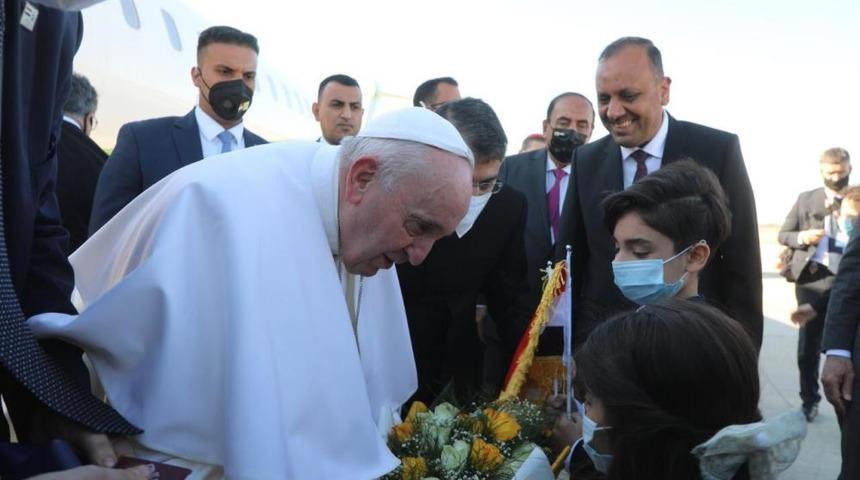 Papa Irak'ta! Şiilerin en b&uuml;y&uuml;k dini mercii Sistani ile bir araya geldi