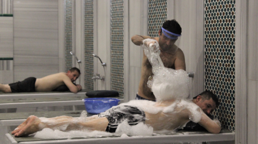 3 ayın yorgunluğunu attılar! Hamamlar açıldı vatandaş kese ve masaja koştu