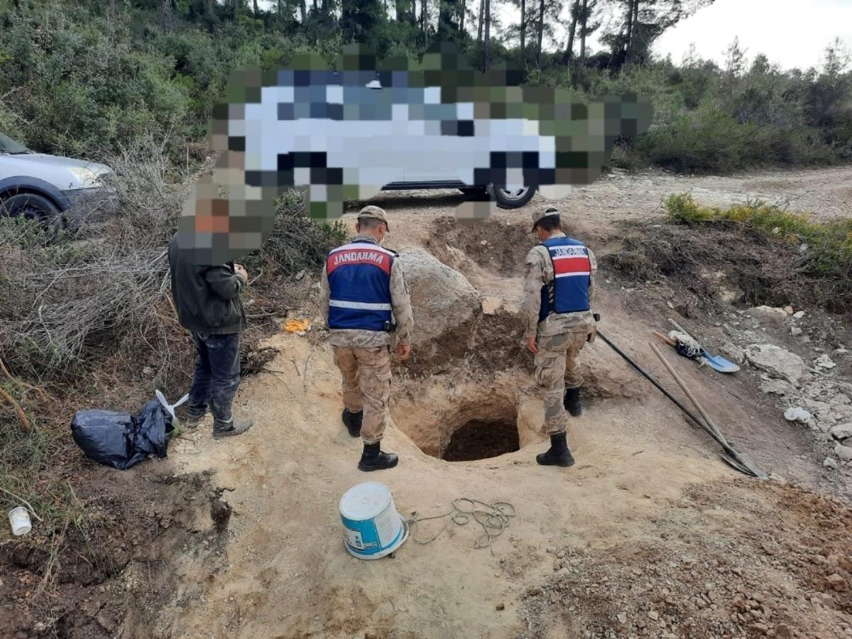 Osmaniye&rsquo;de definecilere jandarmadan su&ccedil;&uuml;st&uuml; baskın
