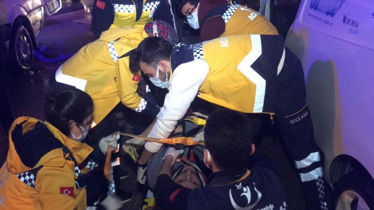 Kırmızı ışık ihlali kaza getirdi: 6 yaralı