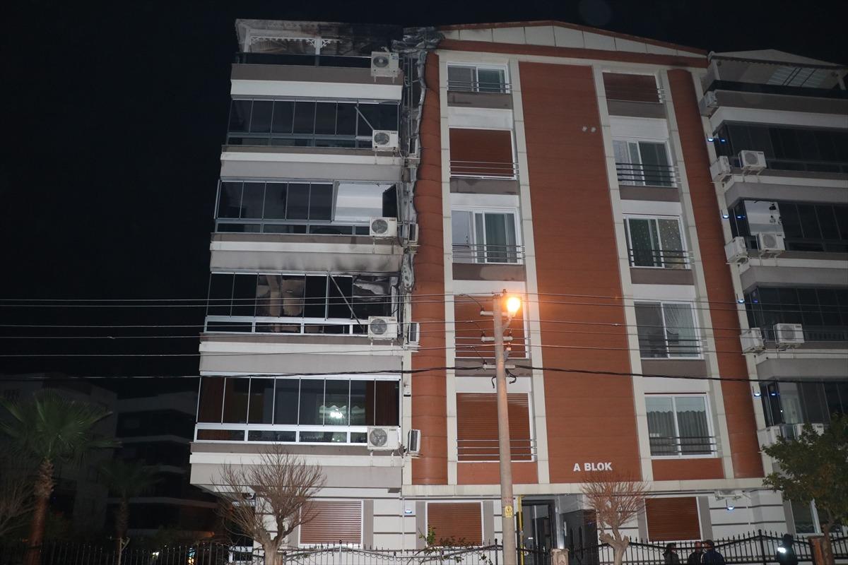 G&Uuml;NCELLEME - Torbalı Belediye Başkanı Uygur ve ailesi, apartmanda &ccedil;ıkan yangında dumandan etkilendi