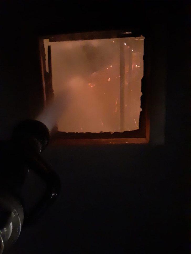 Türkeli’de çatı yangını korkuttu G3