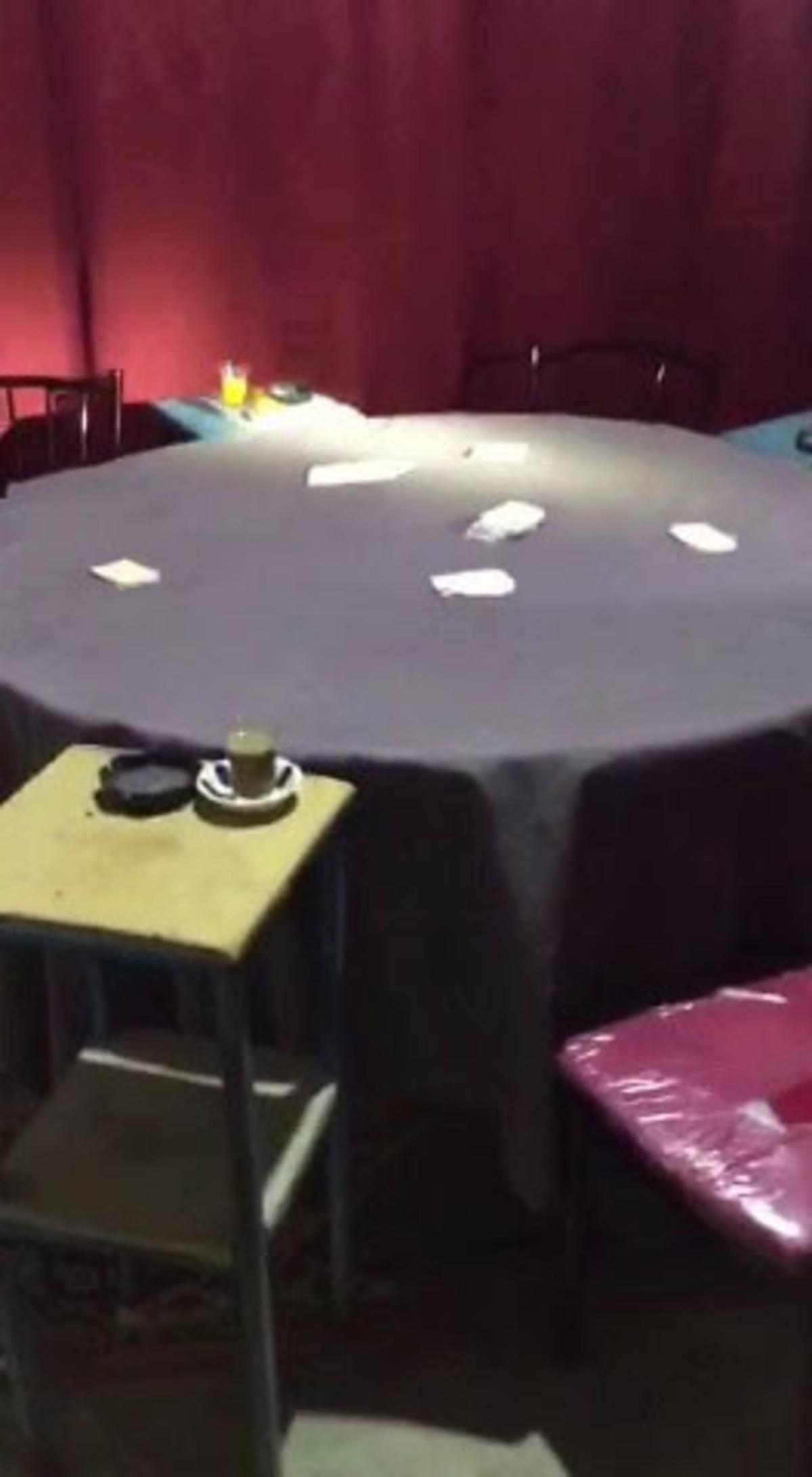 Cezaevinden izinli &ccedil;ıktı, kumar oynatırken yakalandı