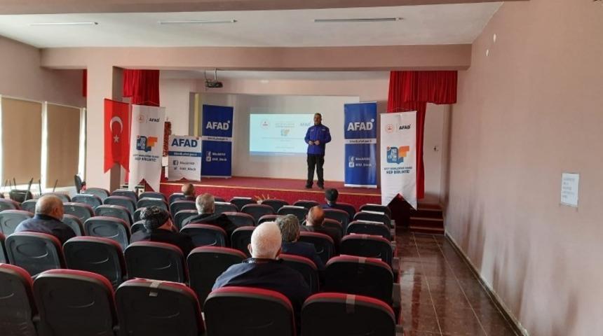 Mahalle ve köy muhtarlarına afet eğitimi verildi
