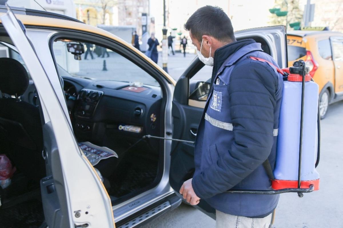 Taksiler her g&uuml;n dezenfekte ediliyor