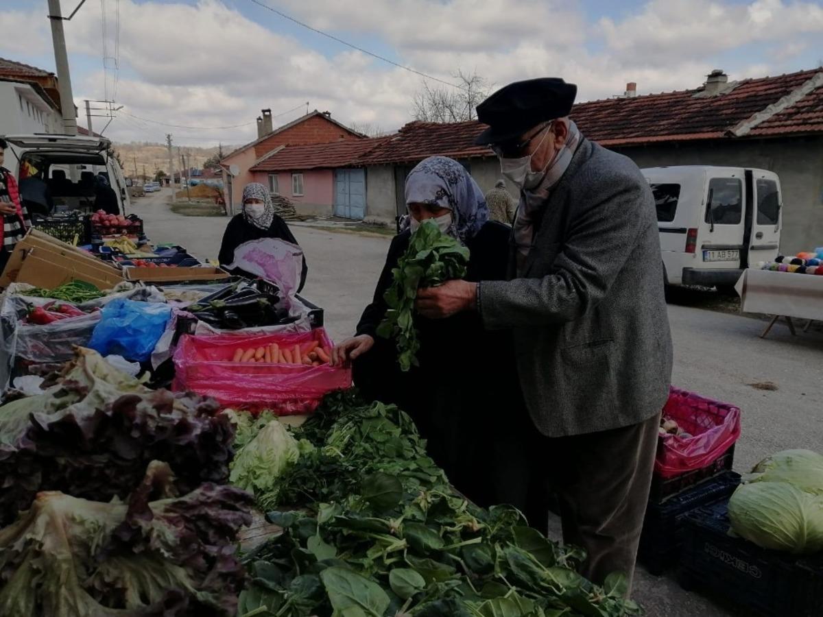 K&ouml;y muhtarının &ouml;rnek davranışı gelenek oldu