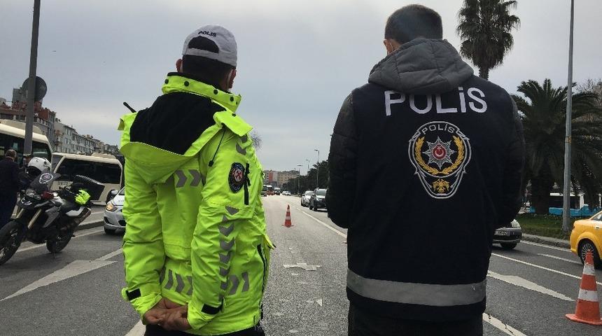 Kısıtlamasız ilk cumartesi g&uuml;n&uuml;nde drone destekli trafik denetimi