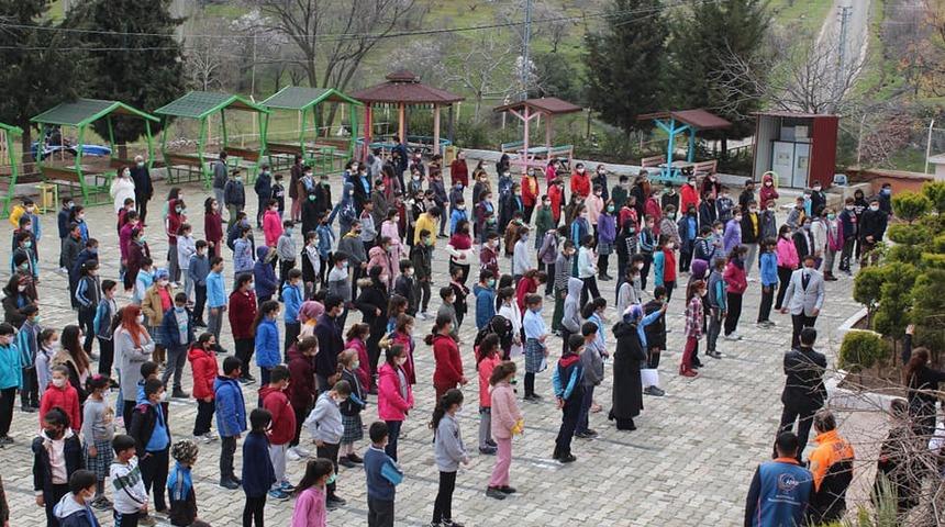 Deprem haftası nedeniyle öğrencilere eğitim verildi