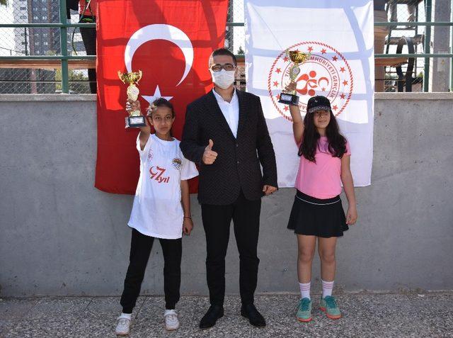 12-14 yaş tenis il birinciliği sona erdi