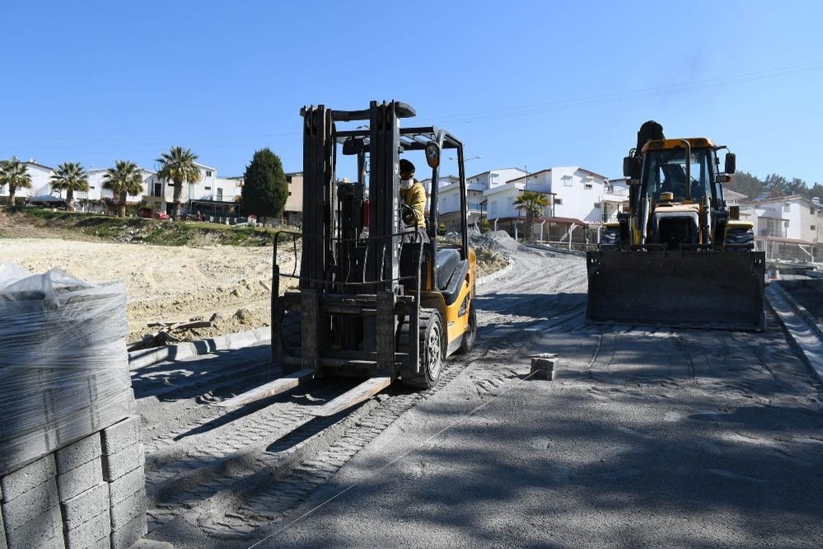 Kuşadası&rsquo;nda 28 yıllık yol sorunu &ccedil;&ouml;z&uuml;l&uuml;yor
