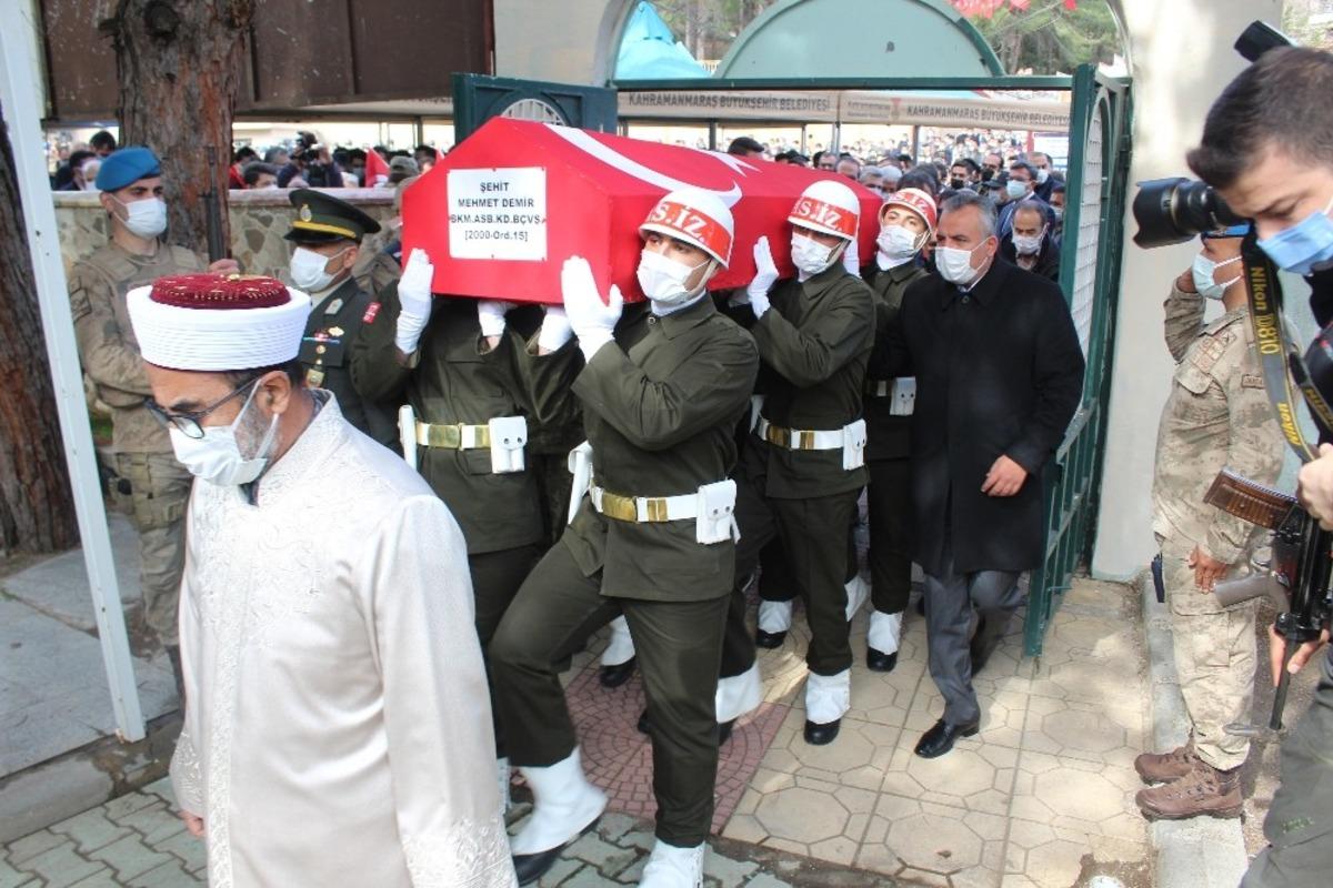 Şehit Astsubay Kıdemli Baş&ccedil;avuş Mehmet Demir son yolculuğuna uğurlandı