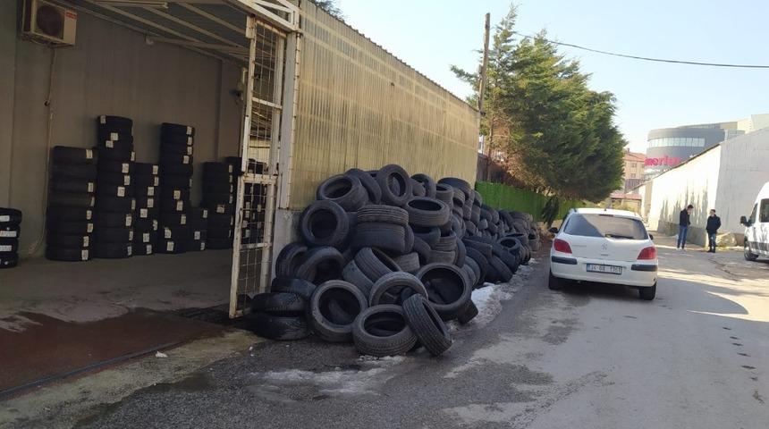 İzmit Belediyesi atık lastikleri geri d&ouml;n&uuml;şt&uuml;r&uuml;yor