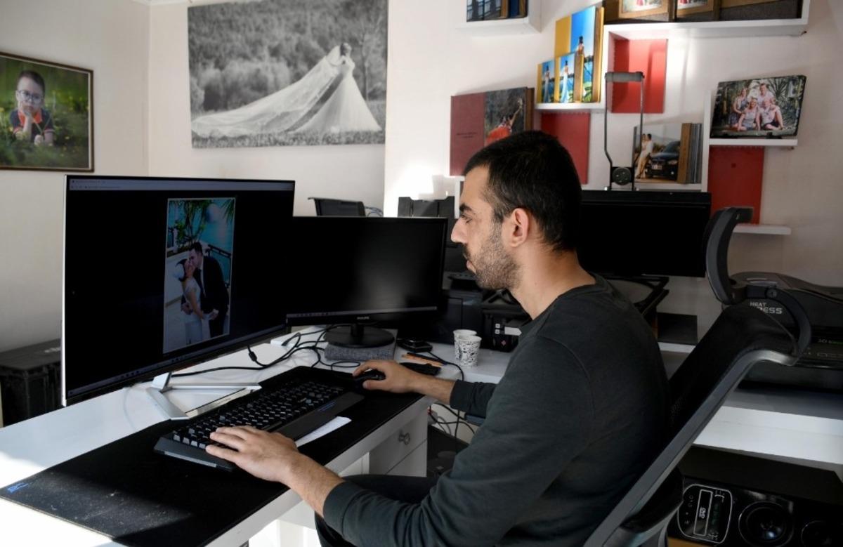 Yeni normalleşme d&uuml;ğ&uuml;n fotoğraf&ccedil;ılarının y&uuml;z&uuml;n&uuml; g&uuml;ld&uuml;rd&uuml;