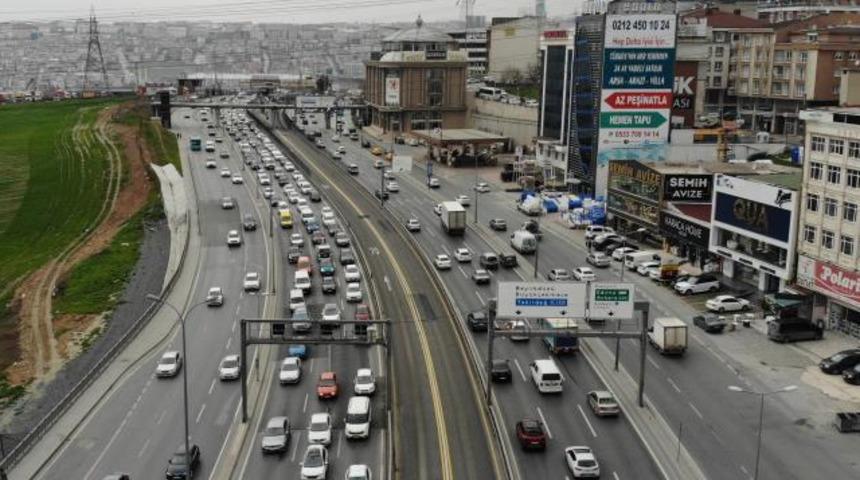 İstanbul'da kısıtlamasız ilk Cumartesi! Trafik yoğunluğu oluştu