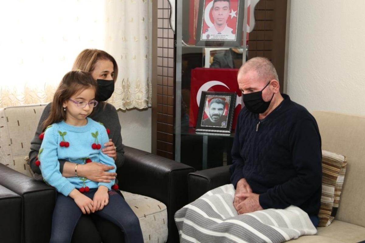Vali Becel, şehit ailesini ziyaret etti