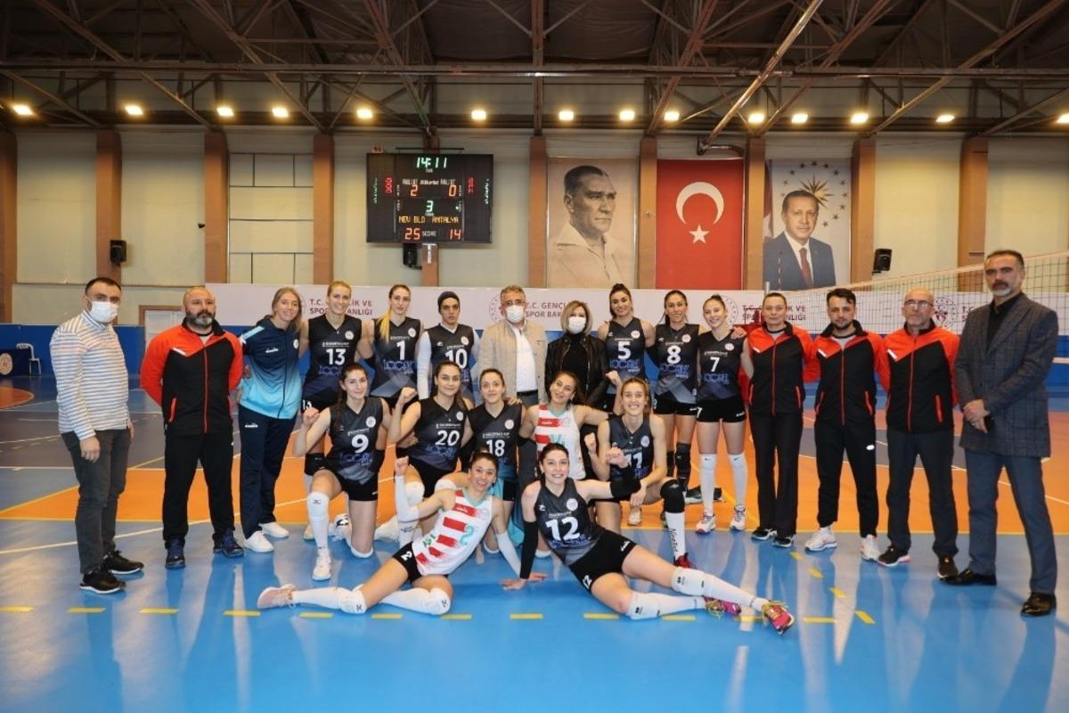 Nevşehir Belediyespor Kadın Voleybol takımı, Antalyaspor&rsquo;u rahat ge&ccedil;ti