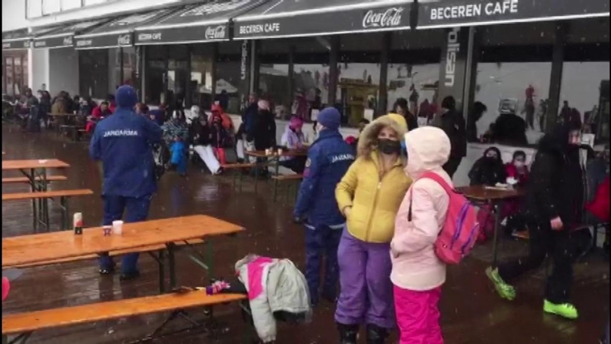 Yasaklar kalkınca dolup taşan Uludağ&rsquo;da Jandarma&rsquo;dan denetim