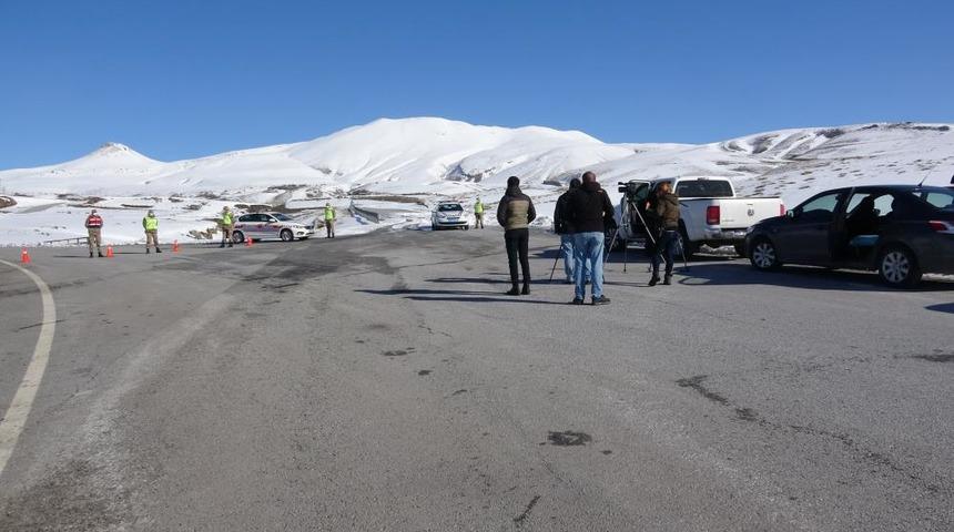 Bitlis'te helikopterin düştüğü köy giriş çıkışlara kapatıldı