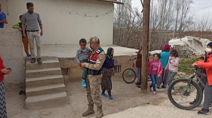 Kayıp &ccedil;ocuk drone ile bulundu