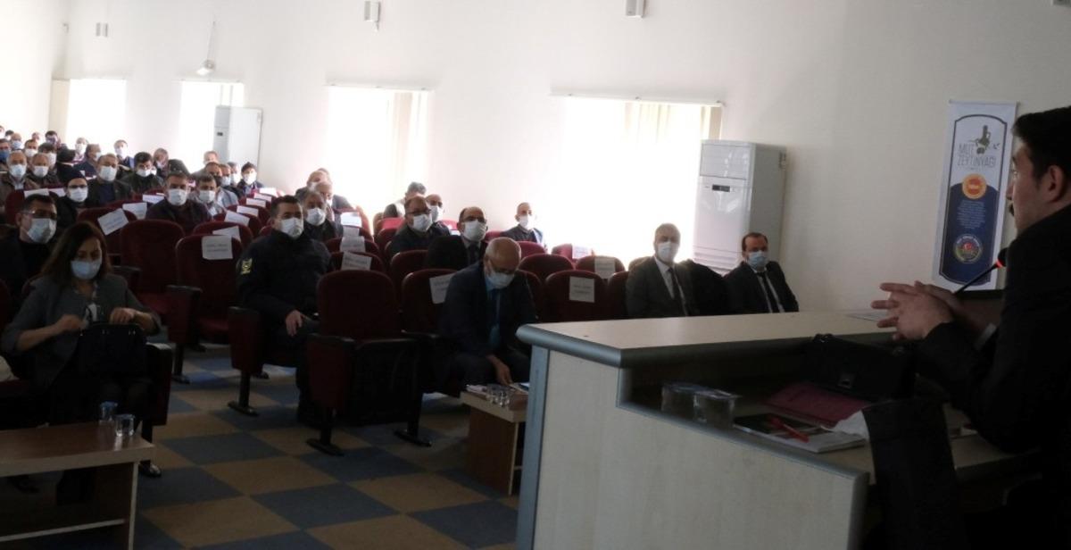Mut&rsquo;ta AFAD tarafından eğitim toplantısı d&uuml;zenledi