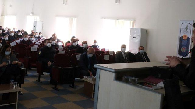 Mut’ta AFAD tarafından eğitim toplantısı düzenledi