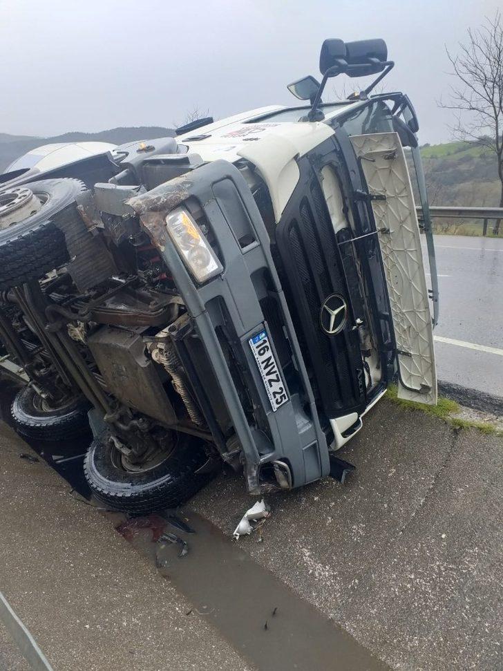 Susurluk’ta beton mikseri ile otomobil kaza yaptı G2