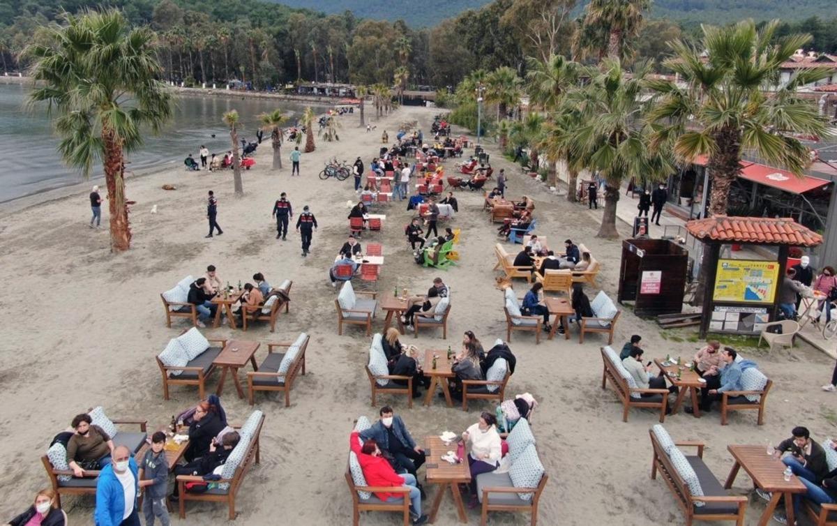 Kısıtlama kalktı, vatandaş sahillere akın etti