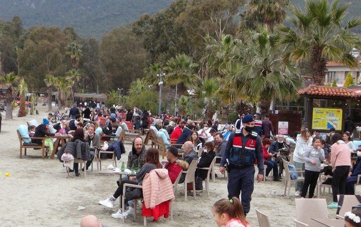 Kısıtlama kalktı, vatandaş sahillere akın etti G3