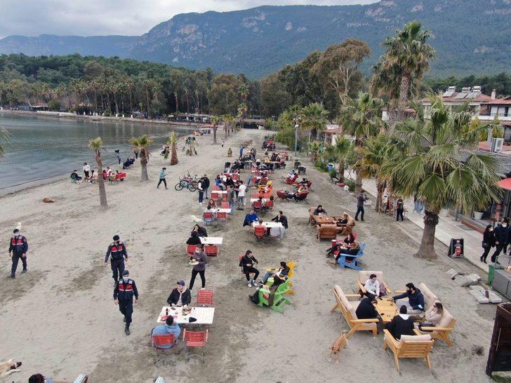 Kısıtlama kalktı, vatandaş sahillere akın etti G4