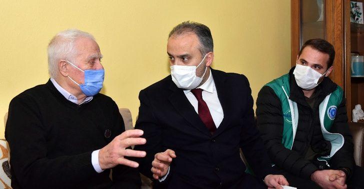 Gönüllülerden yaşlılara evinde ziyaret G2