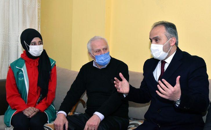 Gönüllülerden yaşlılara evinde ziyaret G3