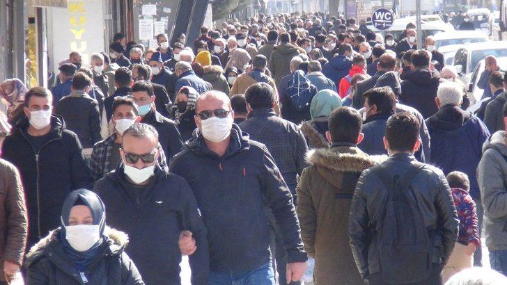 Kısıtlamaların kalkmasıyla vatandaş sokağa akın etti G1