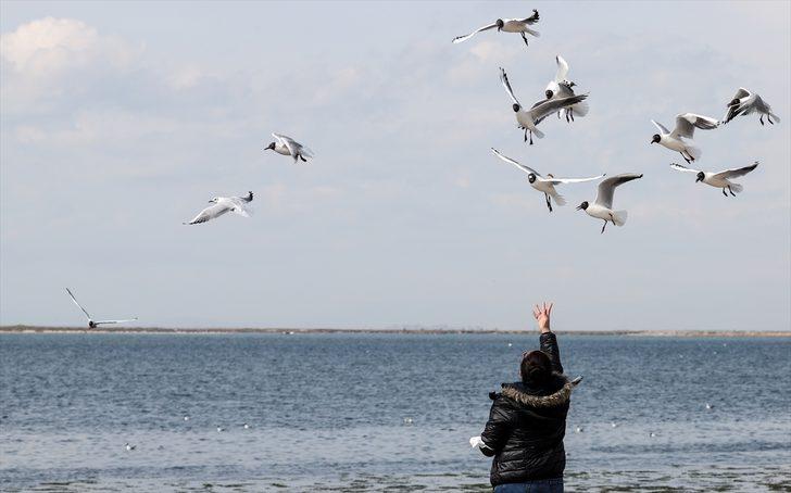 İzmir'de polis ekipleri kafe ve restoranların Kovid-19 tedbirlerini denetledi G1