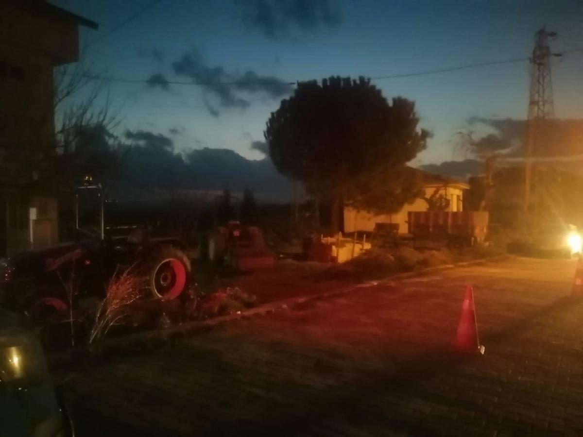Boşanma aşamasındaki eşini av t&uuml;feği &ouml;ld&uuml;rd&uuml;kten sonra ka&ccedil;tı