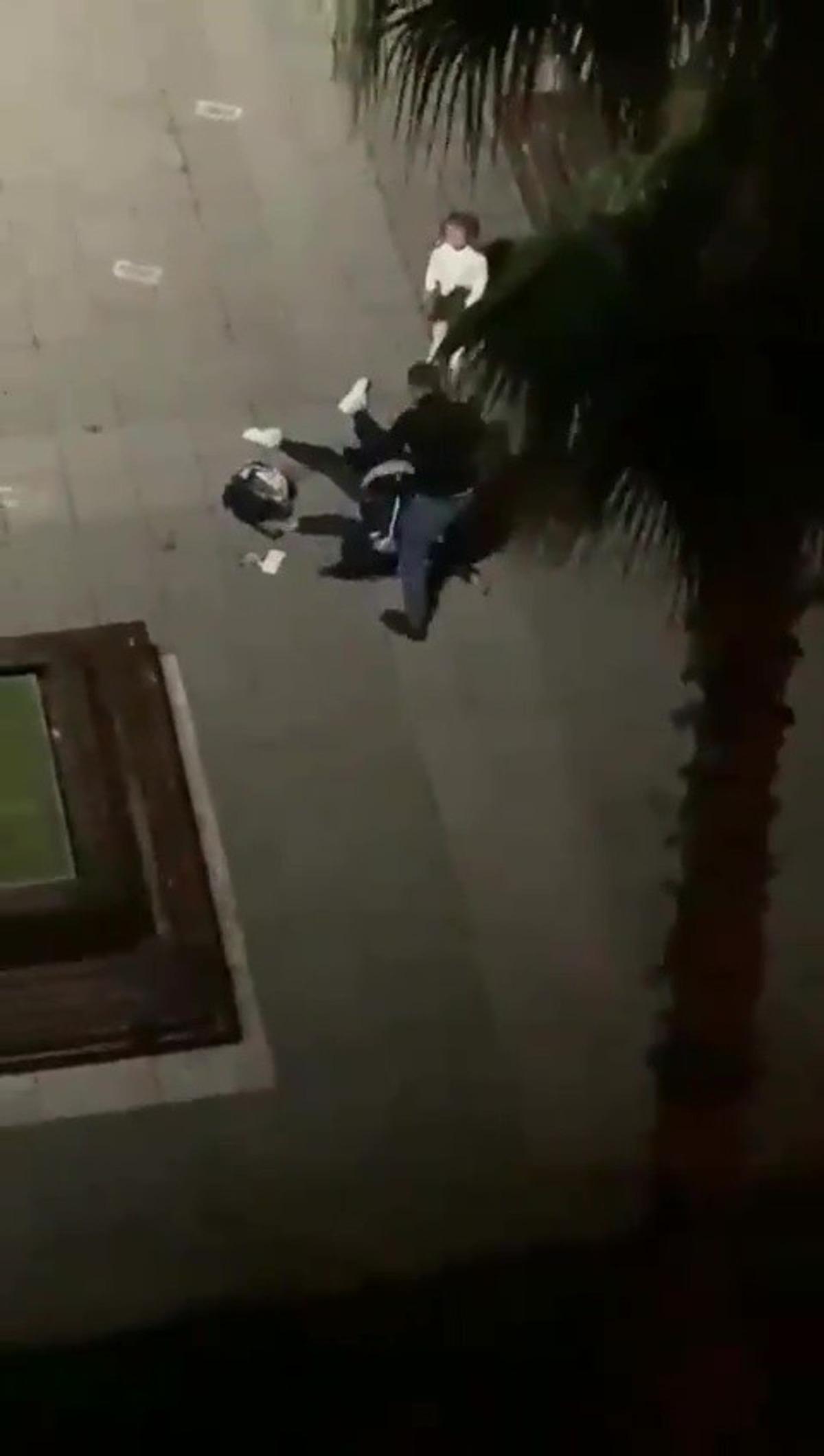 Samsun&rsquo;da dehşet anları: &Ccedil;ocuğunun g&ouml;z&uuml; &ouml;n&uuml;nde eski eşini defalarca tekmeledi