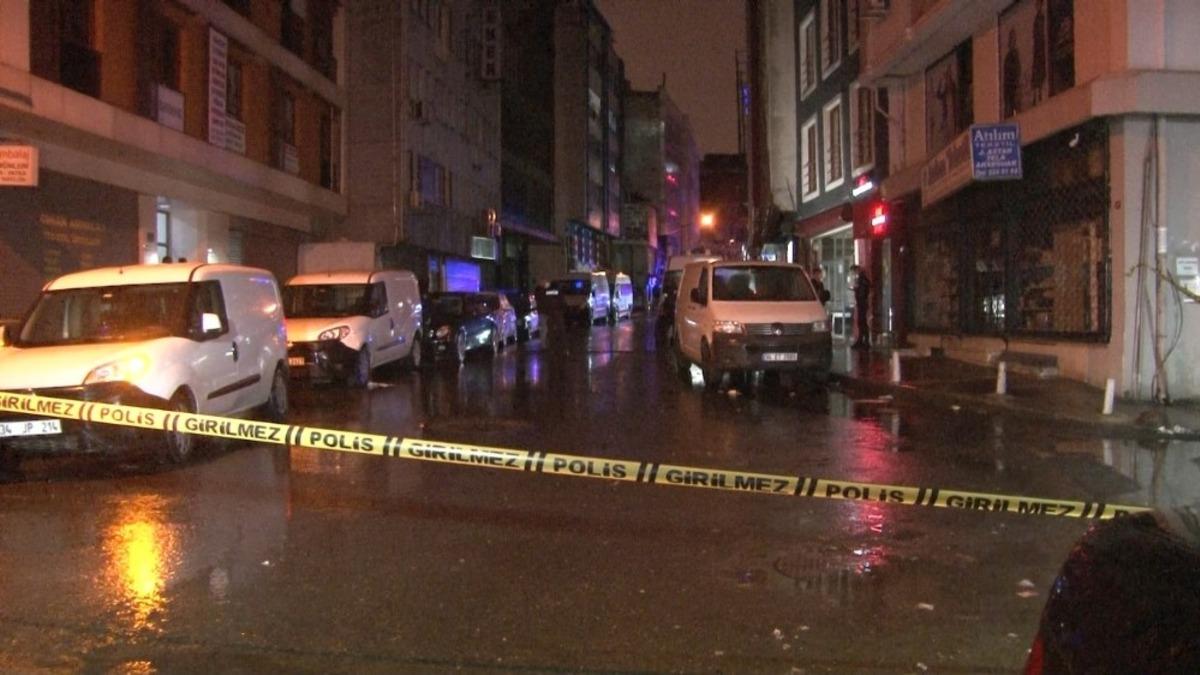 Kağıthane&rsquo;de hareketli dakikalar: Uzun namlulu silahlar ile kurşun yağdırdılar